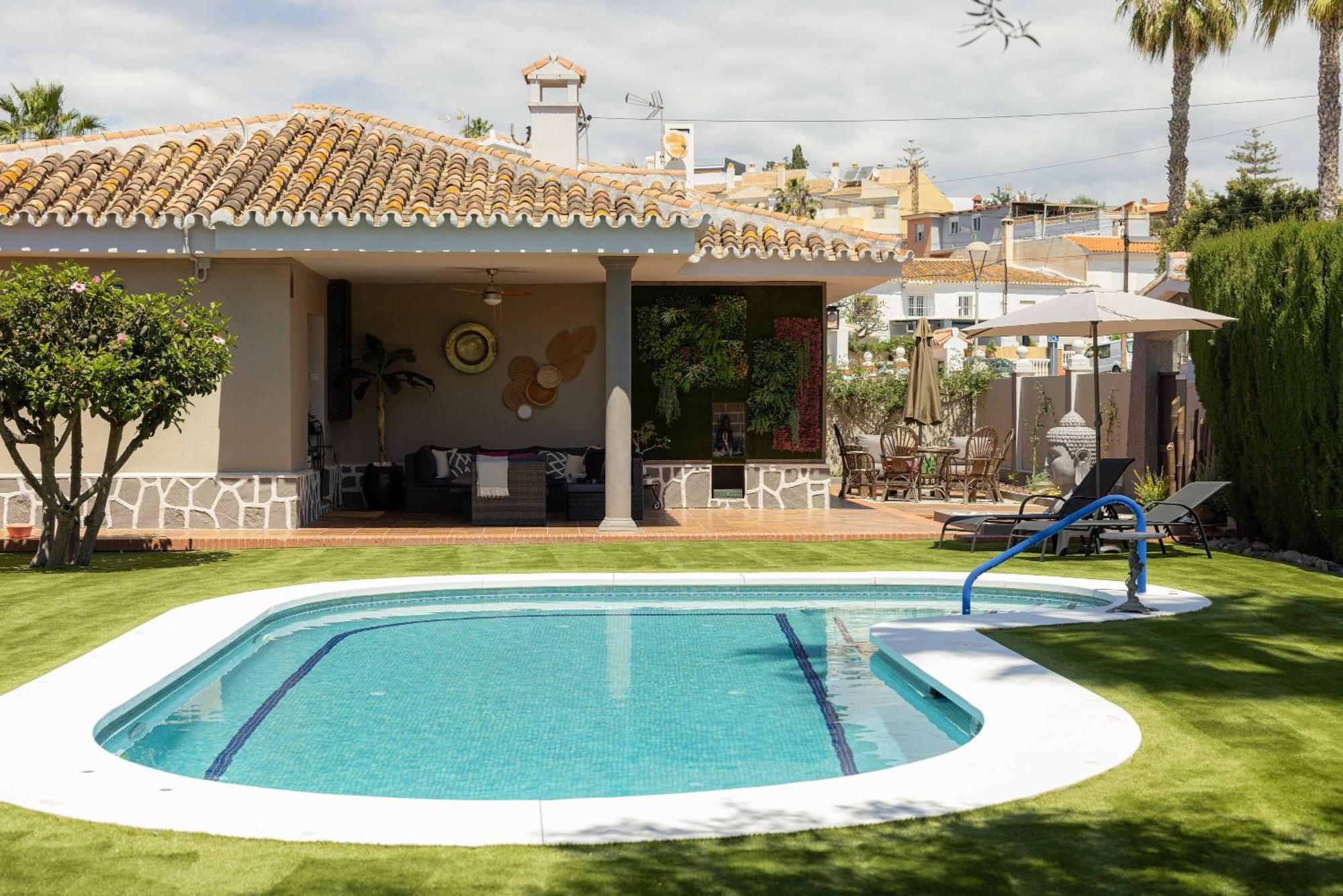 Villa Malaga Beach - Golf Torre de Benagalbon Exterior photo